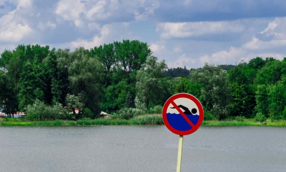 Вінничанам радять утриматись від купання у міських водоймах через кишкову паличку