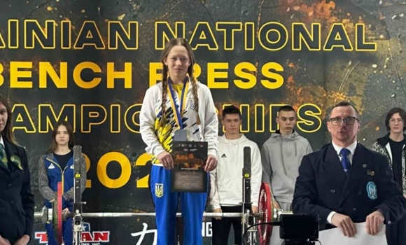 Вінничанка встановила рекорд України у жимі лежачи