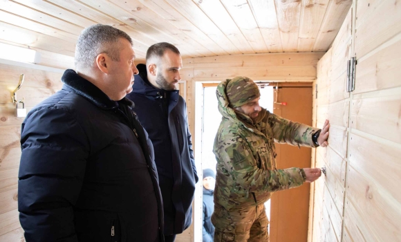 Вінничани облаштували й передали на фронт ще одну мобільну лазню