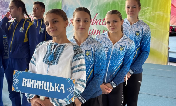 Вінничани посіли п’яте місце чемпіонату України зі стрибків на акробатичній доріжці