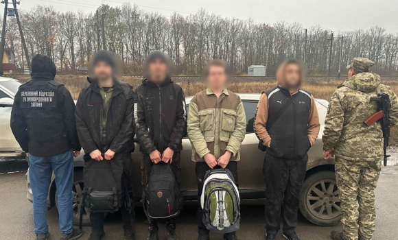 Вінничанин брав 12 тис. доларів за переправлення чоловіків мобілізаційного віку за кордон