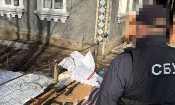 Вінничанин облаштував підпільну зброярню у власній хаті