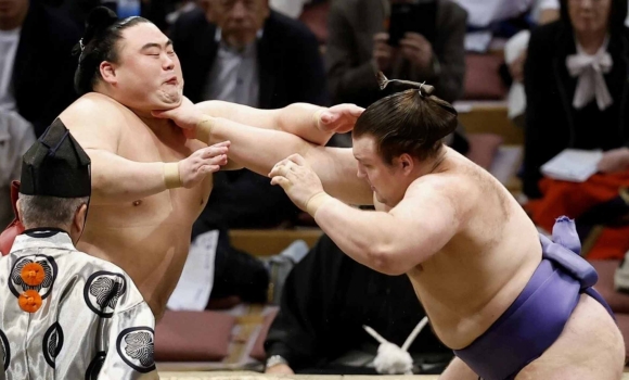 Вінничанин здобув четверту перемогу на престижному японському турнірі з сумо
