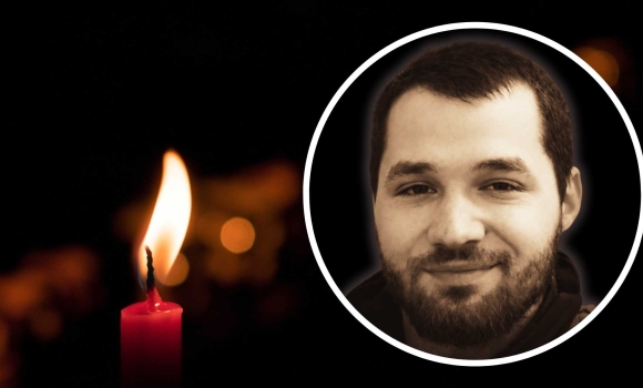 Вінницька громада проводжає останньою земною дорогою 23-річного водія-кулеметника