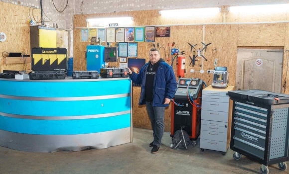 Вінницька міськрада підтримала справу волонтера, який допомагає військовим з 2014 року