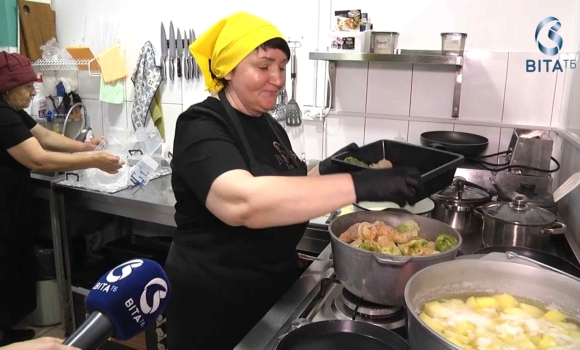 Вінницьке кафе готує смачні гарячі обіди для поранених у шпиталі