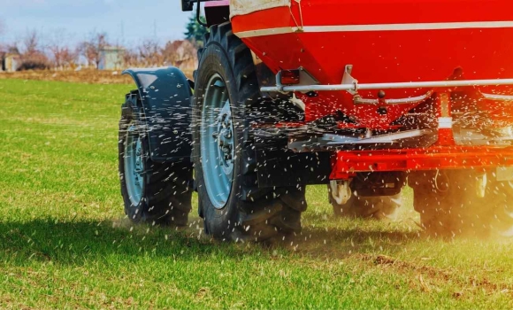Вінницькі аграрії готові вийти в поле триває підживлення озимих культур