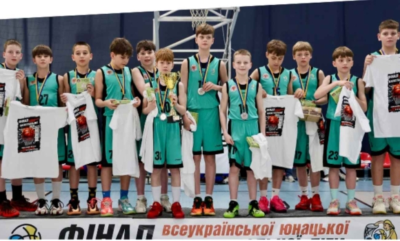 Вінницькі баскетболісти вибороли «срібло» на юнацькому чемпіонаті України в Ужгороді Вінницькі баскетболісти вибороли «срібло» на юнацькому чемпіонаті України в Ужгороді