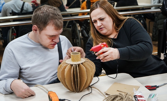 Вінницькі «Експерименти» як у центрі «Гармонія» поєднують творчість та реабілітацію