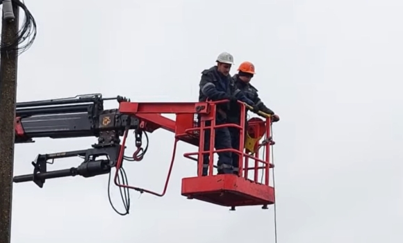 Вінницькі енергетики встановлюють реклоузери — сучасні прилади захисту мере Вінницькі енергетики встановлюють реклоузери — сучасні прилади захисту мере