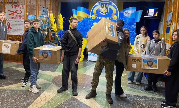 Вінницькі ліцеїсти зібрали понад 200 тис. грн, щоб закупити обладнання бійцям