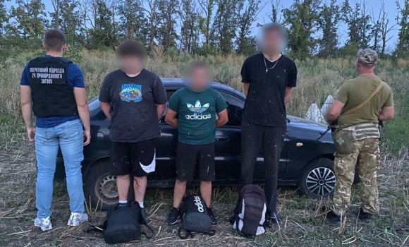 Вінницькі прикордонники зупинили порушників попереджувальними пострілами