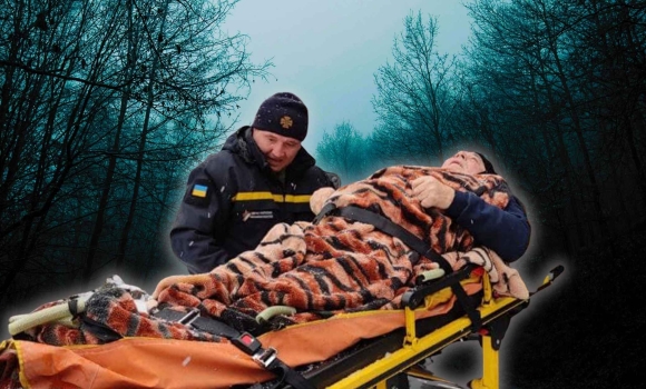 Вінницькі рятувальники два кілометри несли хвору до “швидкої” Вінницькі рятувальники два кілометри несли хвору до “швидкої”