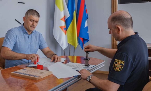 Вінницькі рятувальники та громадська організація «Полум'я надії» підписали меморандум