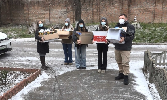 Вінницькі школярі долучилися до благодійної акції «Діти – дітям» Вінницькі школярі долучилися до благодійної акції «Діти – дітям»