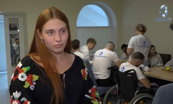 Вінницькі школярі завітали у реабілітаційний цент до воїнів-захисників