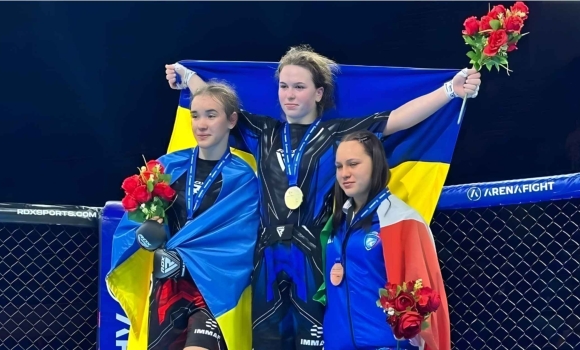 Вінницькі спортсменки добули «золото» й «срібло» на чемпіонаті Європи з ММА