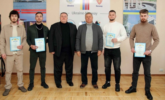 Вінницькі студенти перемогли у двох Всеукраїнських конкурсах наукових робіт Вінницькі студенти перемогли у двох Всеукраїнських конкурсах наукових робіт