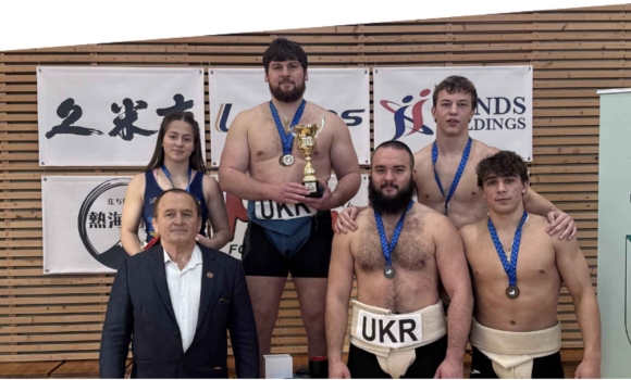Вінницькі сумоїсти привезли три золоті та срібні нагороди з «West Viru Open 2026»