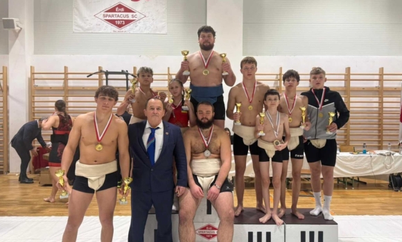 Вінницькі сумоїсти здобули 11 нагород на міжнародному турнірі в Угорщині Вінницькі сумоїсти здобули 11 нагород на міжнародному турнірі в Угорщині