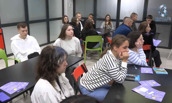 Вінницьку молодь навчають правильно спілкуватися з ветеранами