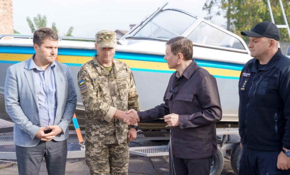 Вінницьким прикордонникам передали катер для охорони держкордону