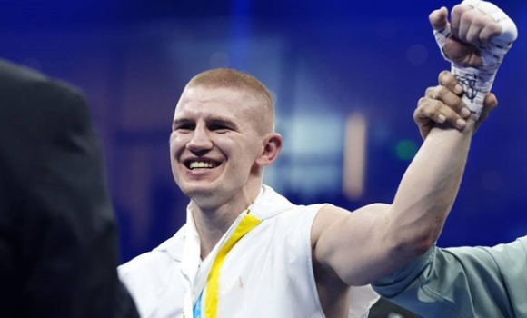 Вінницький боксер Сергій Богачук переміг американця Майкла Фокса