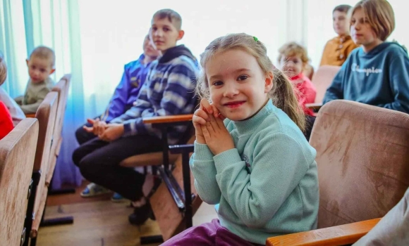 Вінницький митрополит привітав дітей, позбавлених батьківського піклування Вінницький митрополит привітав дітей, позбавлених батьківського піклування