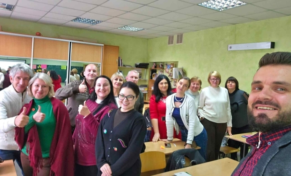 Вінницький педагог видав посібники, які допоможуть подолати освітні втрати України Вінницький педагог видав посібники, які допоможуть подолати освітні втрати України