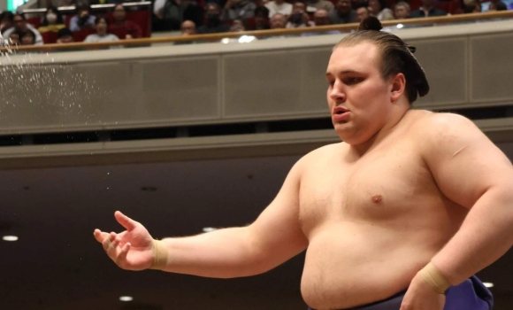 Вінницький сумоїст Аонішікі вирвався в лідери японського турніру Hatsu Basho