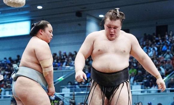 Вінницький сумоїст Аонішікі знову програв бій на турнірі Haru Basho