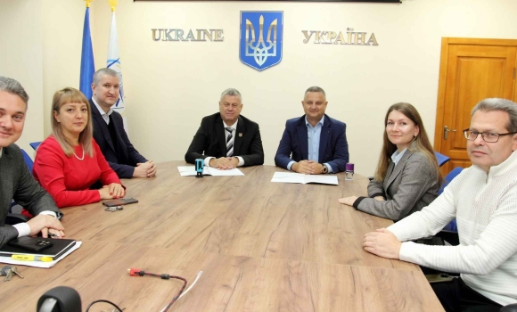 Вінницький виш співпрацюватиме з гофрокомбінатом — підписали договір Вінницький виш співпрацюватиме з гофрокомбінатом — підписали договір