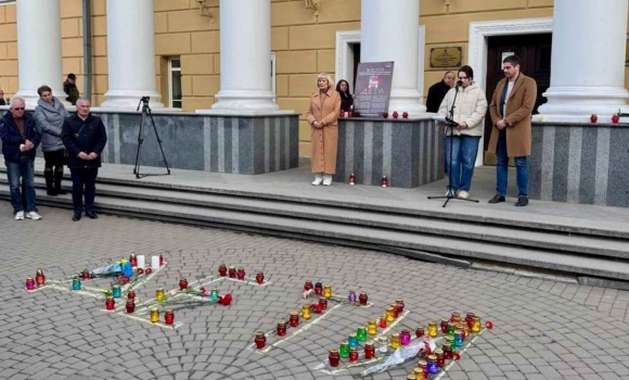 Вінниця долучилася до памʼятного заходу «Де ти» - четвертих роковин трагедії у Маріуполі Вінниця долучилася до памʼятного заходу «Де ти» - четвертих роковин трагедії у Маріуполі