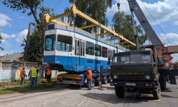 Вінниця отримала зі Швейцарії черговий трамвай Tram-2000 