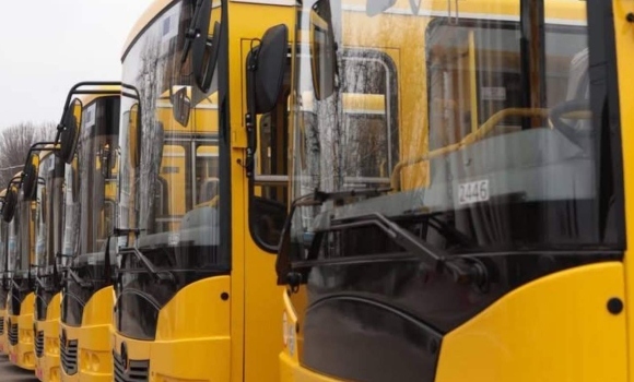 Вісім шкільних автобусів передали громадам Гайсинського району