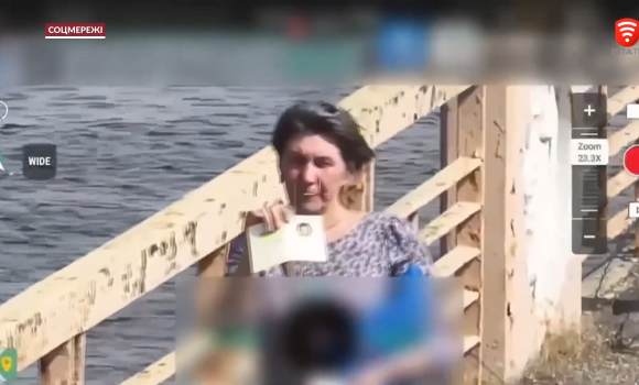 Військові врятували жінку, яка тікала з окупованих Олешок через зруйнований Антонівський міст