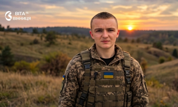Військовослужбовець Збройних Сил України Олександр Сімчук у польовій формі