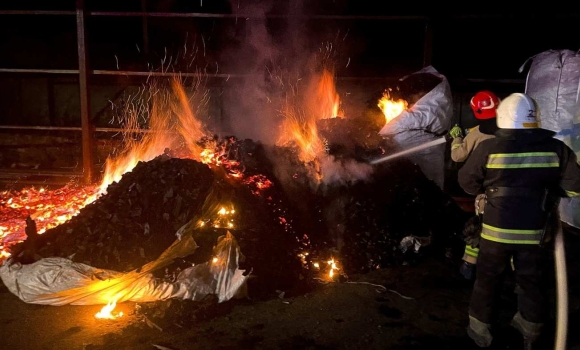 Вогонь не шкодує ні осель, ні автівок на Вінниччині за добу зафіксували шість пожеж