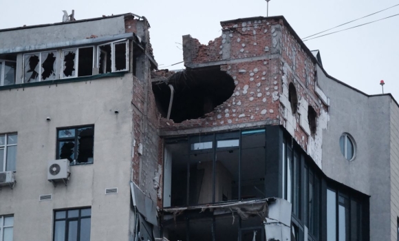 Ворог атакував Україну 28 шахедами: уламки дронів зруйнували квартири