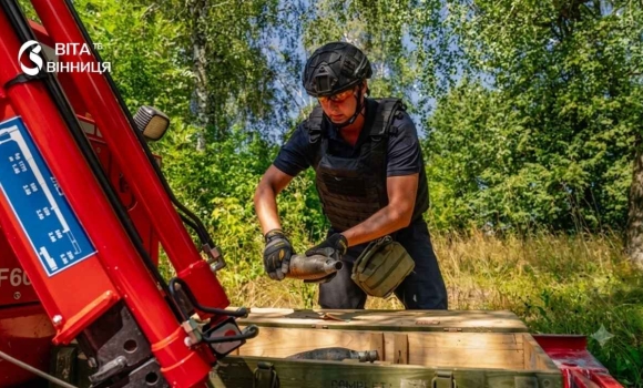 Вибухи на полігоні в Хмельницькому слідство назвало основну версію Вибухи на полігоні в Хмельницькому слідство назвало основну версію