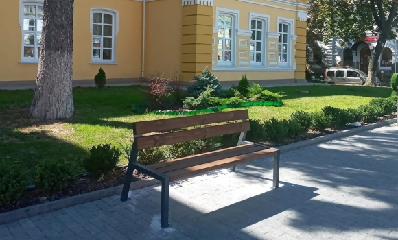 У Вінниці — нові вуличні меблі