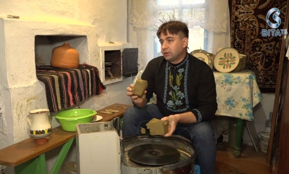 Як на Вінниччині відновлюють традиції орнаментального розпису Барської кераміки Як на Вінниччині відновлюють традиції орнаментального розпису Барської кераміки