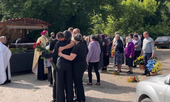 Ямпільська громада прощалась з 45-річним воїном-захисником