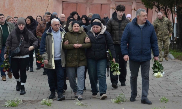 Ямпільська громада прощалась з загиблим на фронті Олександром Поблоцьким