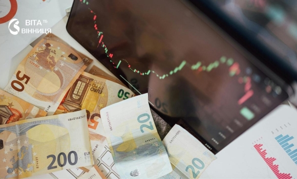 Євро дорожчий за долар майже на 6 гривень офіційний курс валют на 2 жовтня