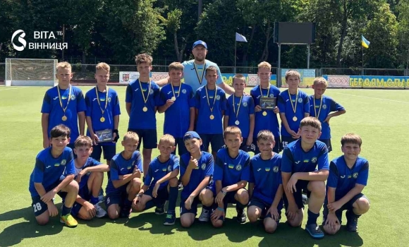 Юні хокеїсти з Калинівки здобули золото чемпіонату України з хокею на траві Юні хокеїсти з Калинівки здобули золото чемпіонату України з хокею на траві
