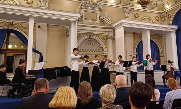 Юні вінницькі музиканти стали учасниками проєкту «Мовою музики говорить весь світ»