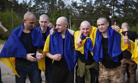 З російського полону повернулися 390 українців. Це перший етап обміну «1000 на 1000»