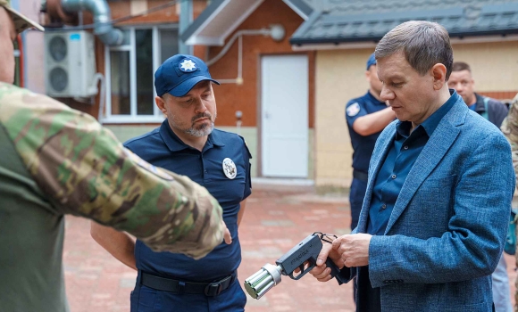 З Вінниці передали обладнання бойовим спецпідрозділам Нацполіції