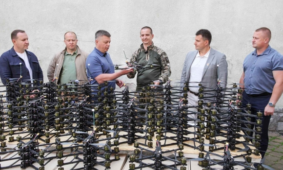 З Вінниці передали ще 100 FPV-дронів на передову — цього разу для 54 механізованої бригади